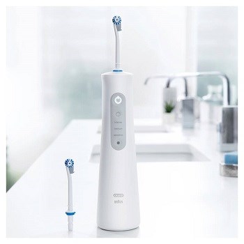 Oral-B ústní sprcha Oxyjet Aquacare 6 vhodné pro rovnátka a implantáty